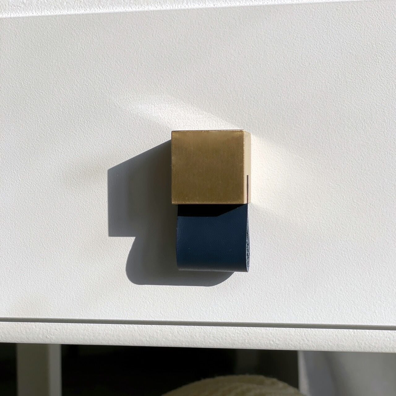 キャビネットハンドル スクエア×レザー