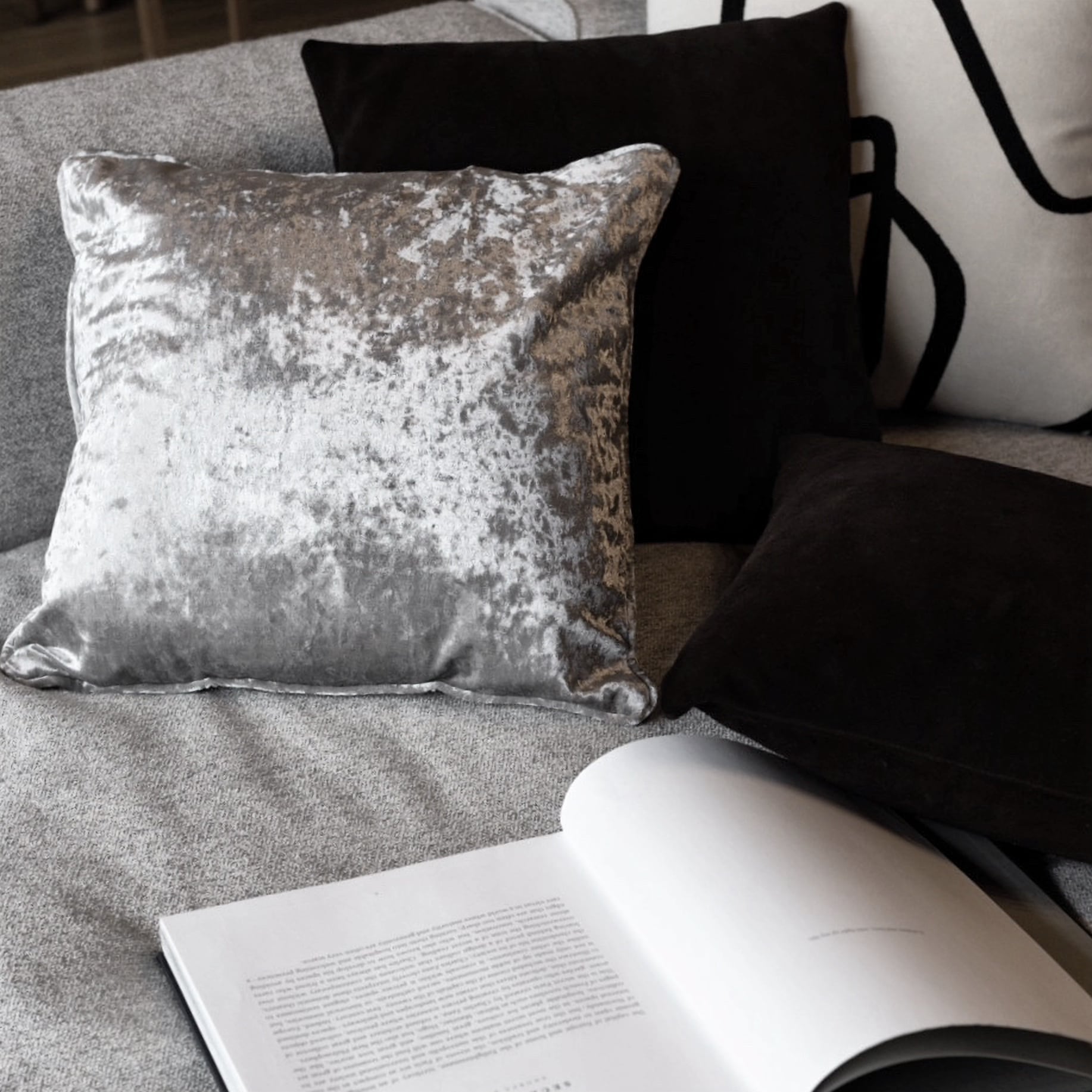 シャイニークッションカバー