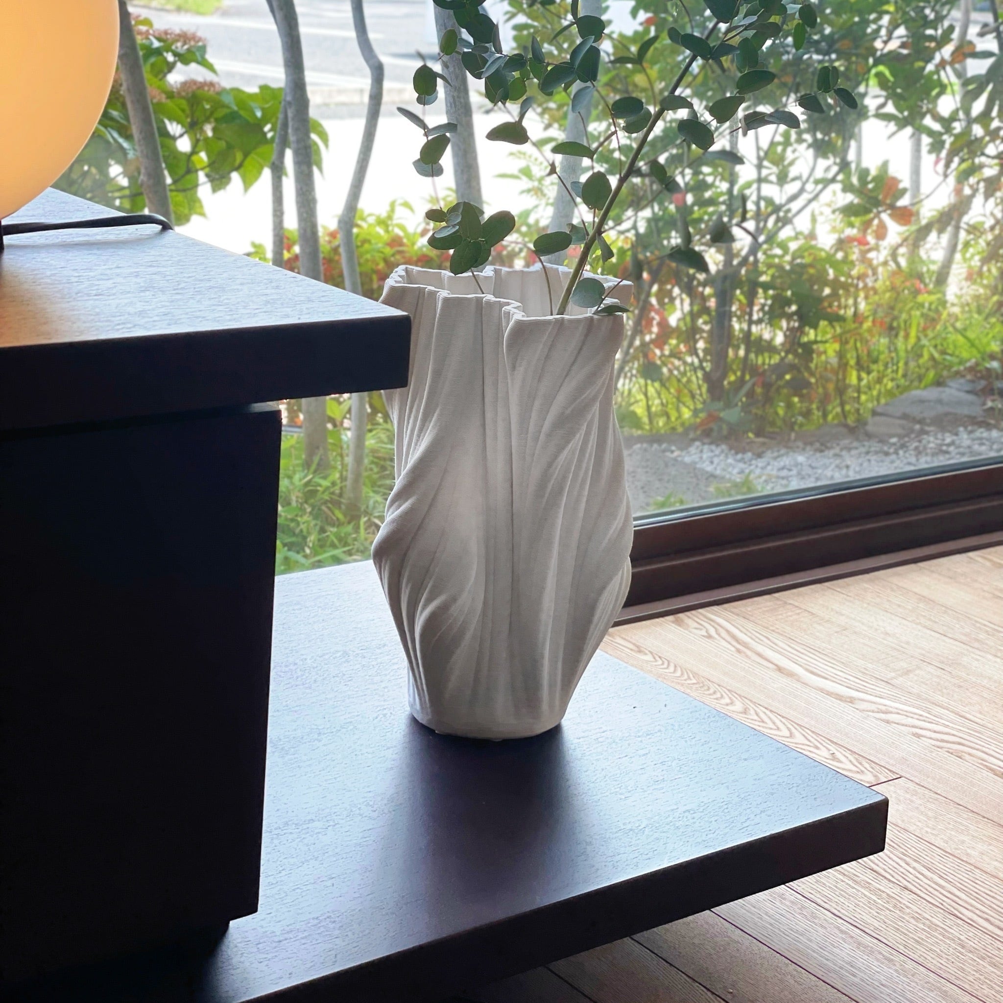 ホワイトクランポフラワーベース