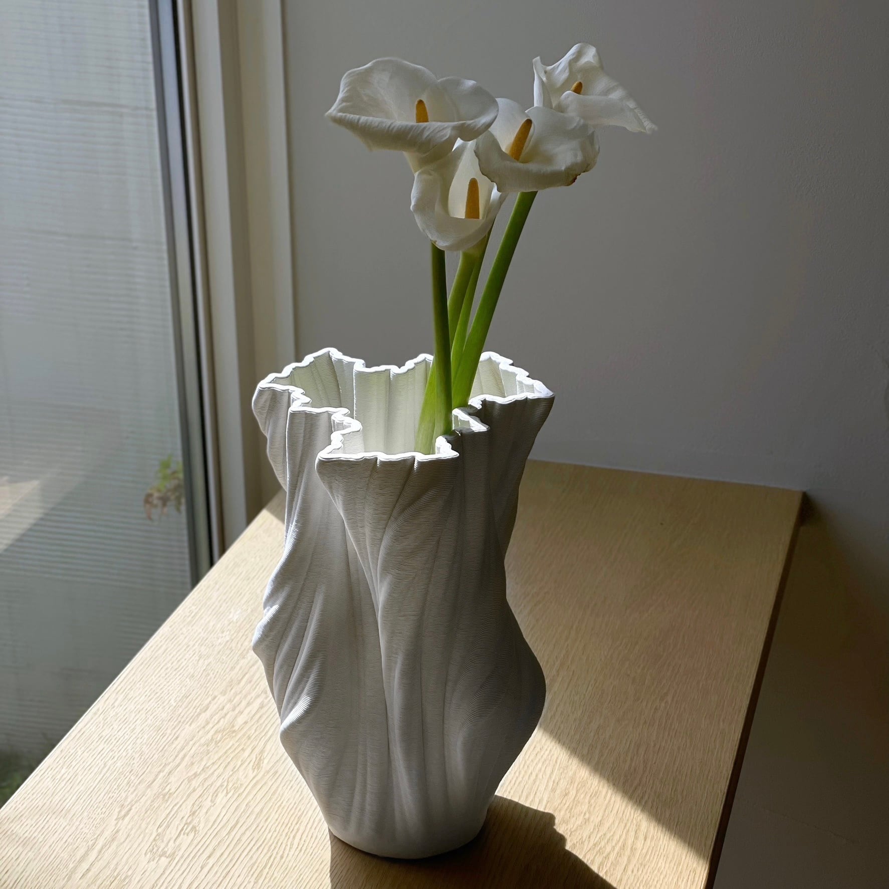 ホワイトクランポフラワーベース