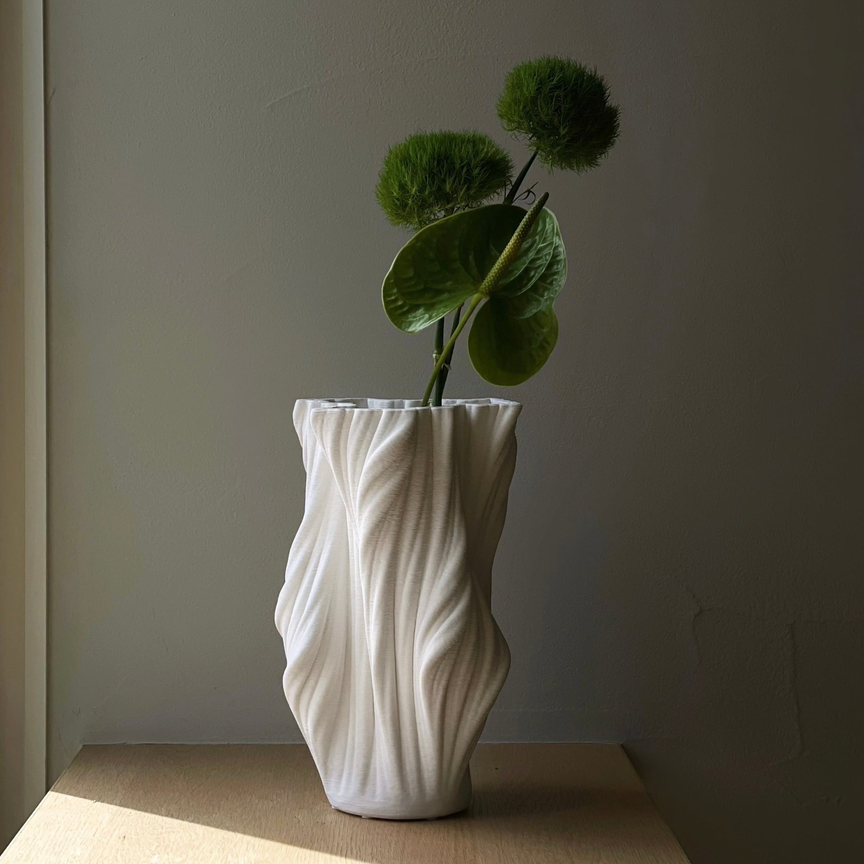 ホワイトクランポフラワーベース