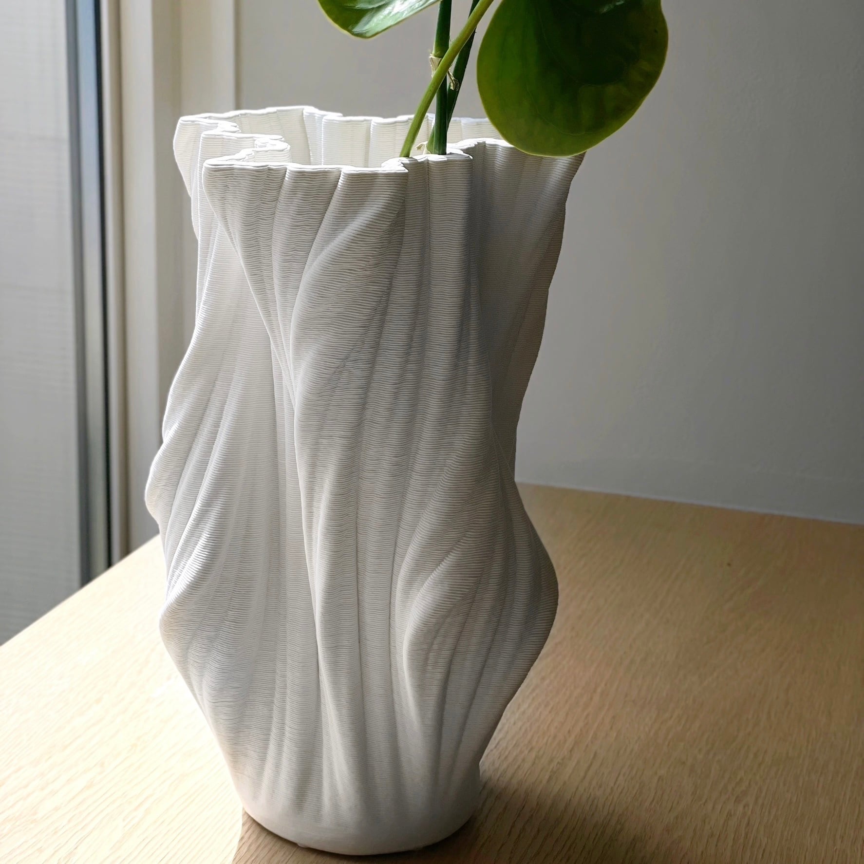 ホワイトクランポフラワーベース