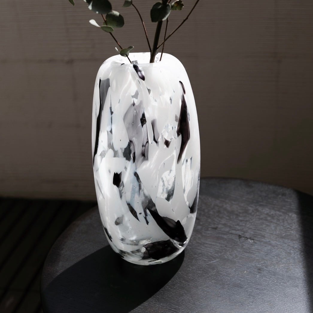 モノトーンペイントデザイン フラワーベース