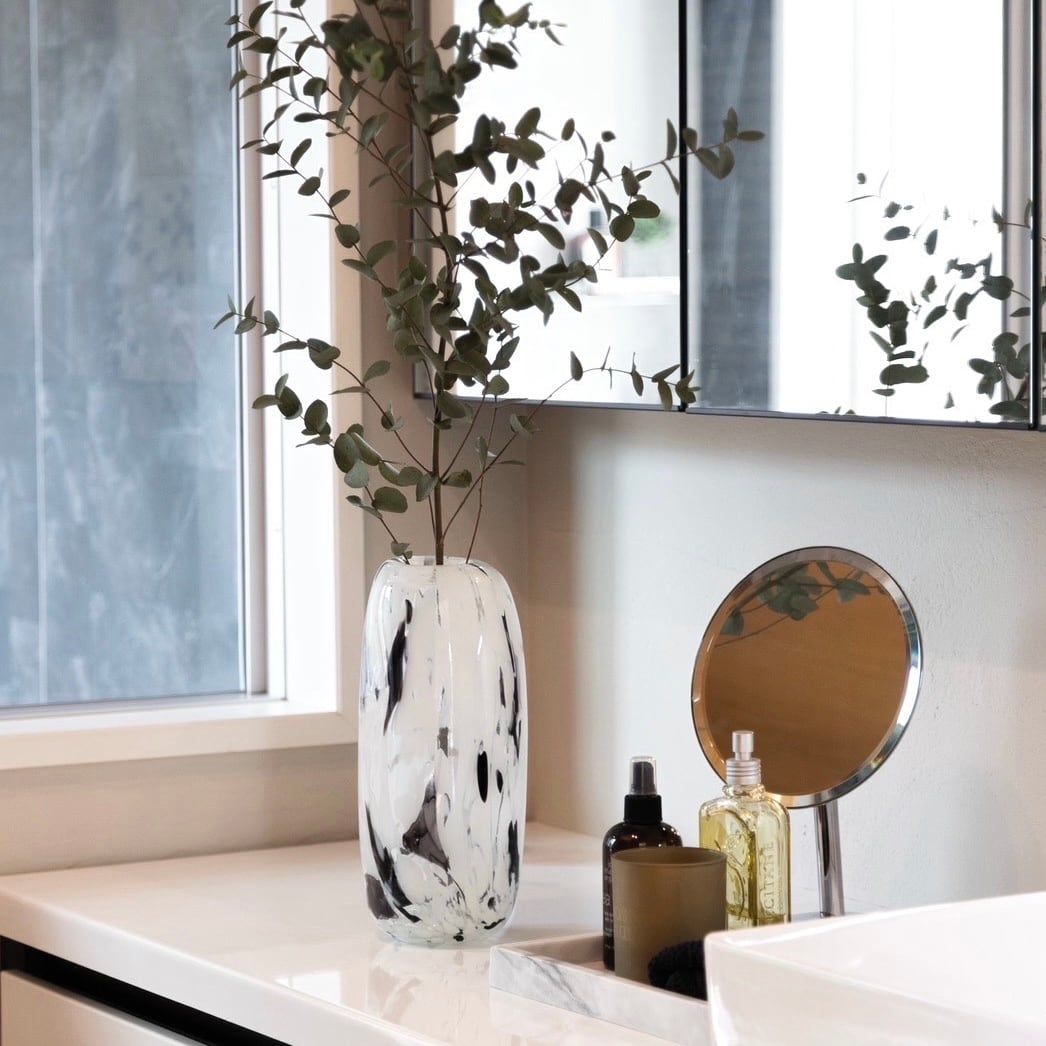 モノトーンペイントデザイン フラワーベース