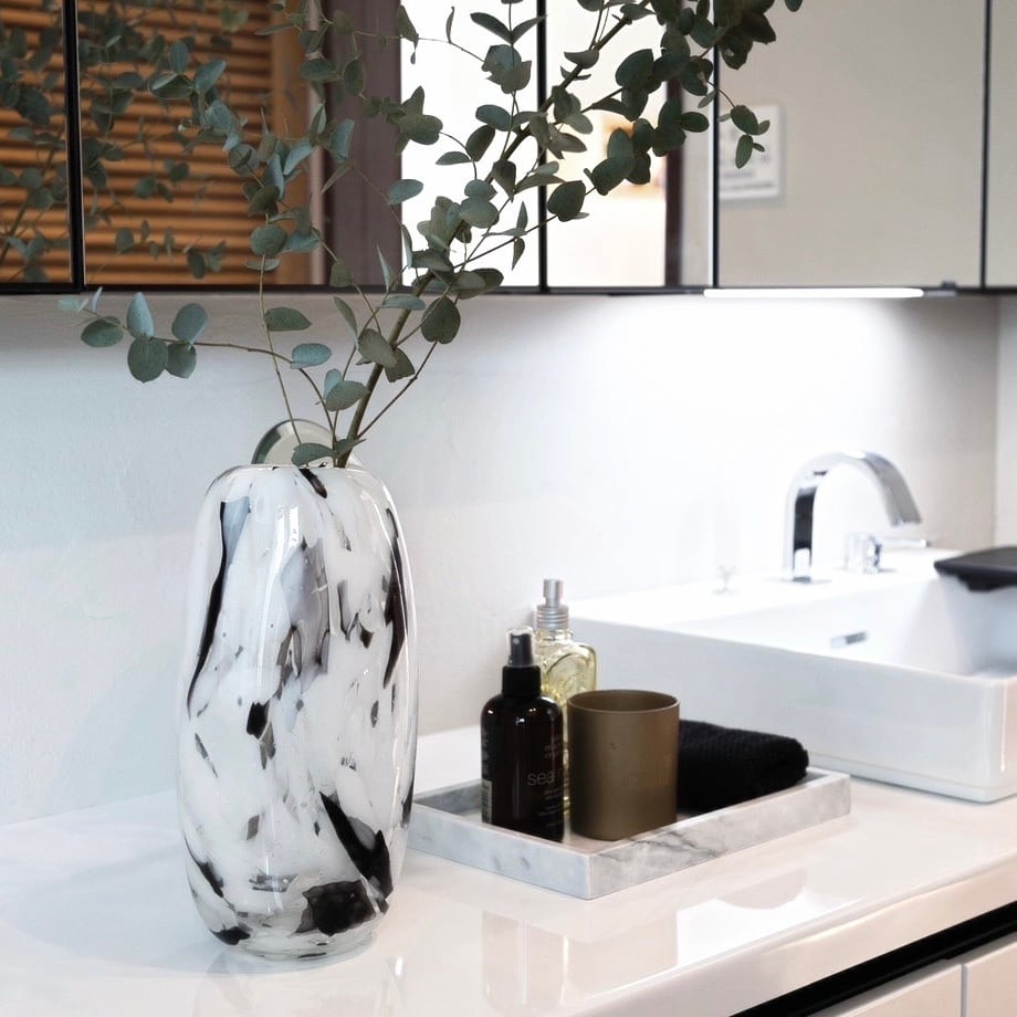 モノトーンペイントデザイン フラワーベース