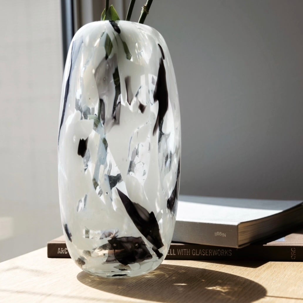 モノトーンペイントデザイン フラワーベース