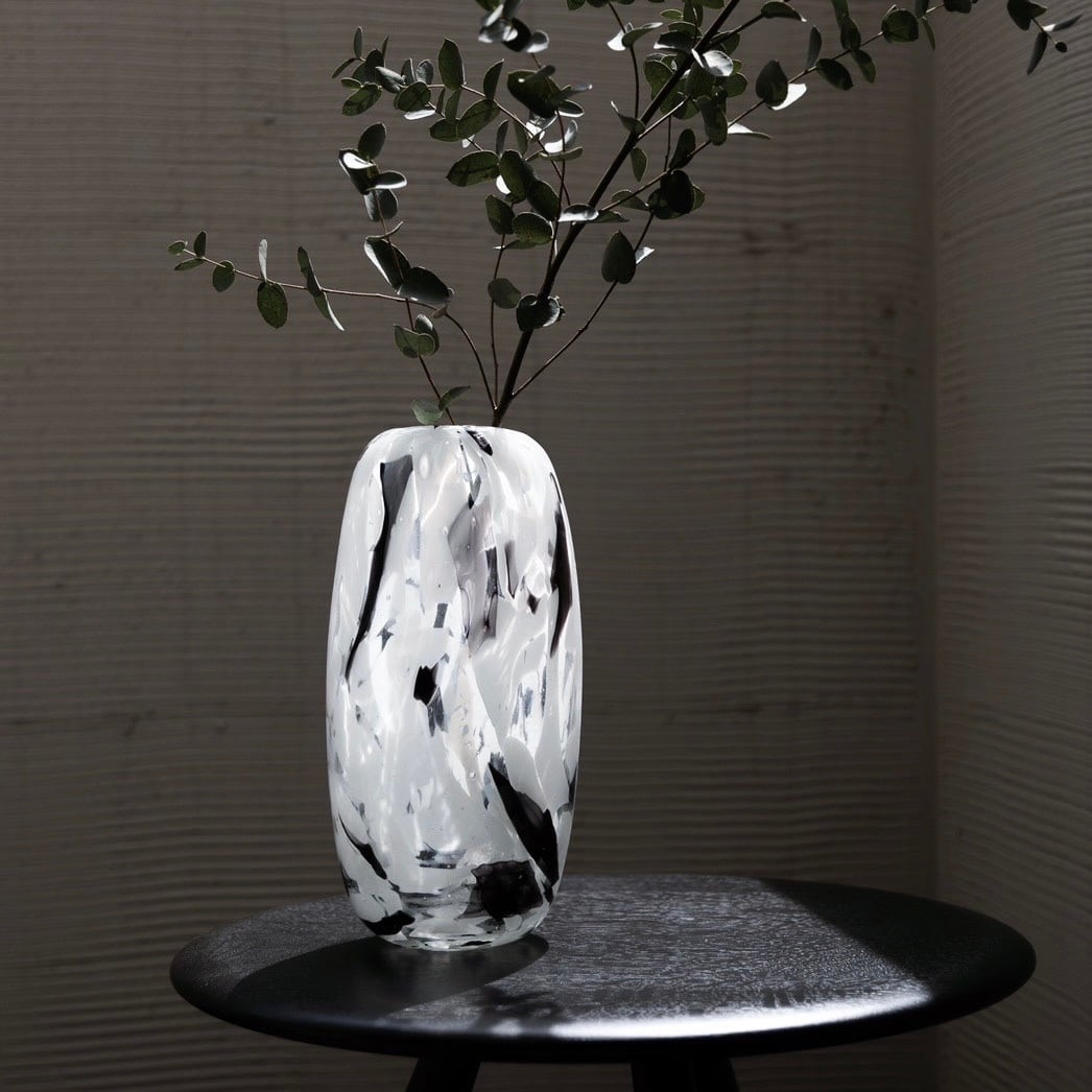 モノトーンペイントデザイン フラワーベース