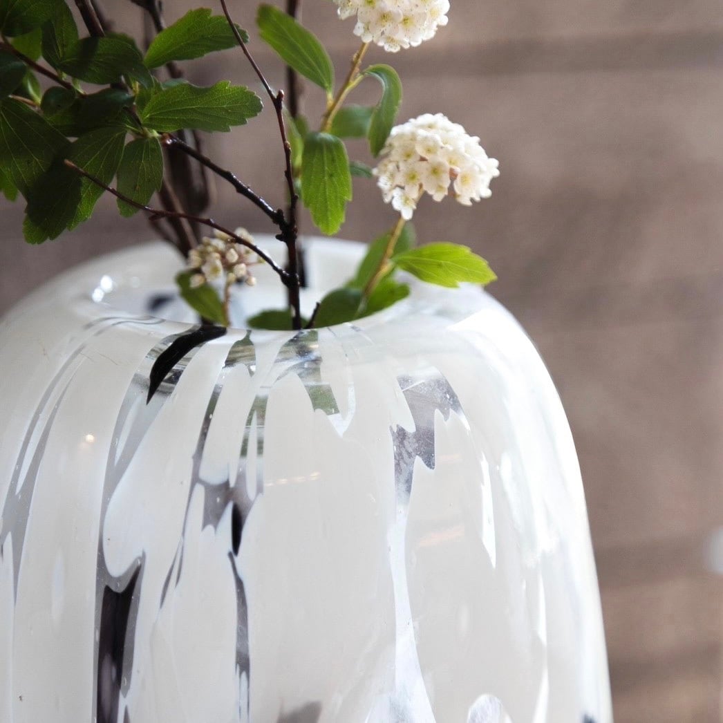 モノトーンペイントデザイン フラワーベース