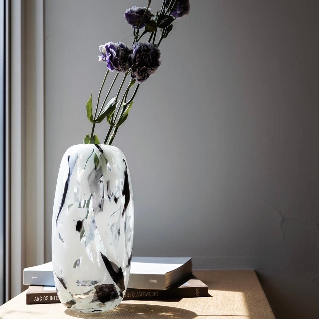 モノトーンペイントデザイン フラワーベース