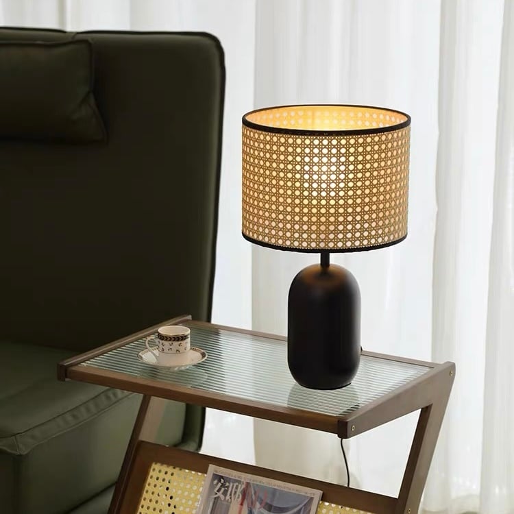 ラタン×ブラックテーブルランプ