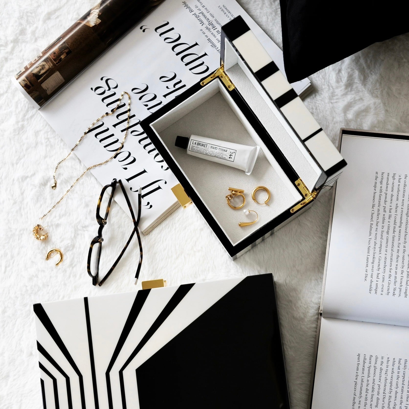 【アウトレット10%OFF】モノトーン×ゴールド インテリアボックス スモール