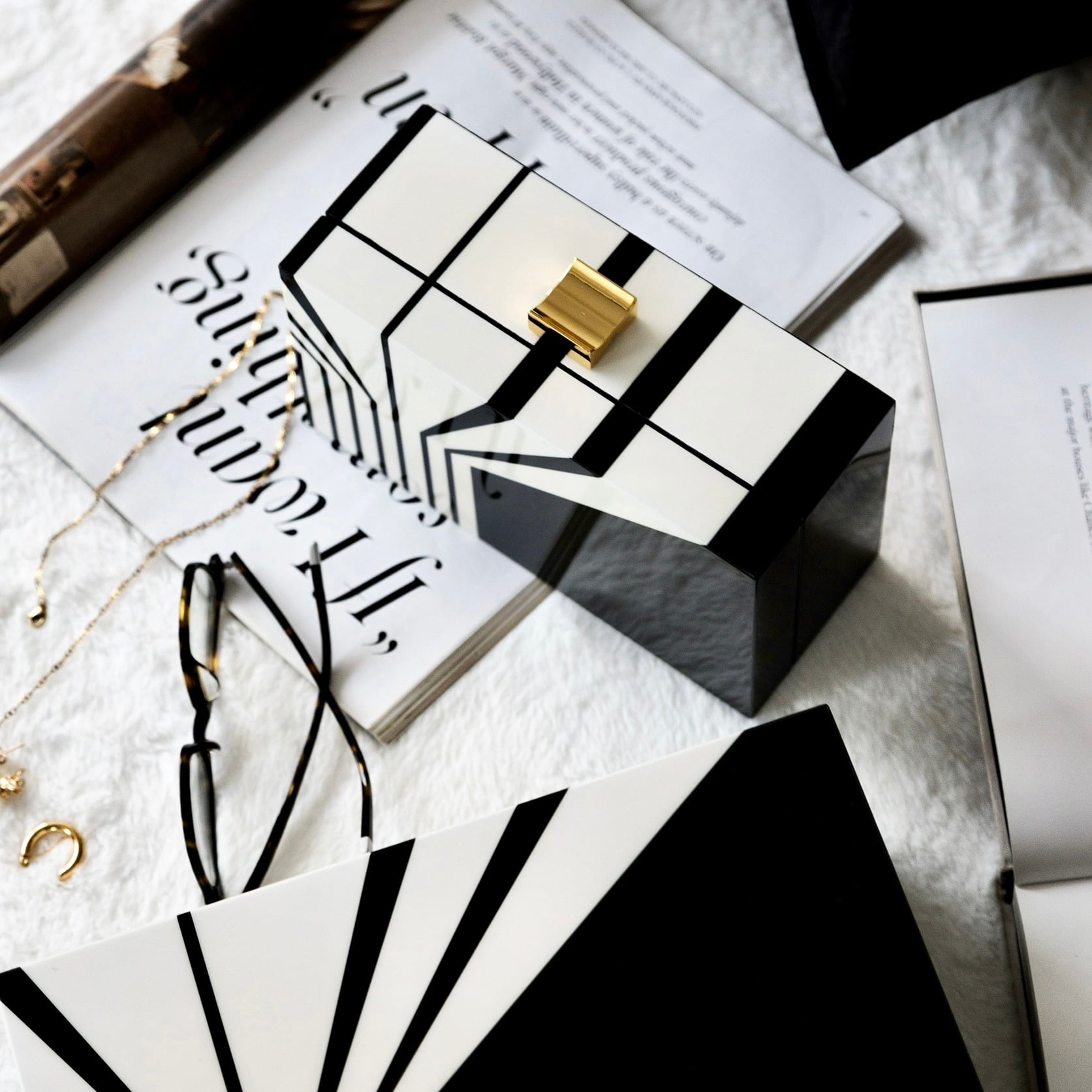 【アウトレット10%OFF】モノトーン×ゴールド インテリアボックス スモール