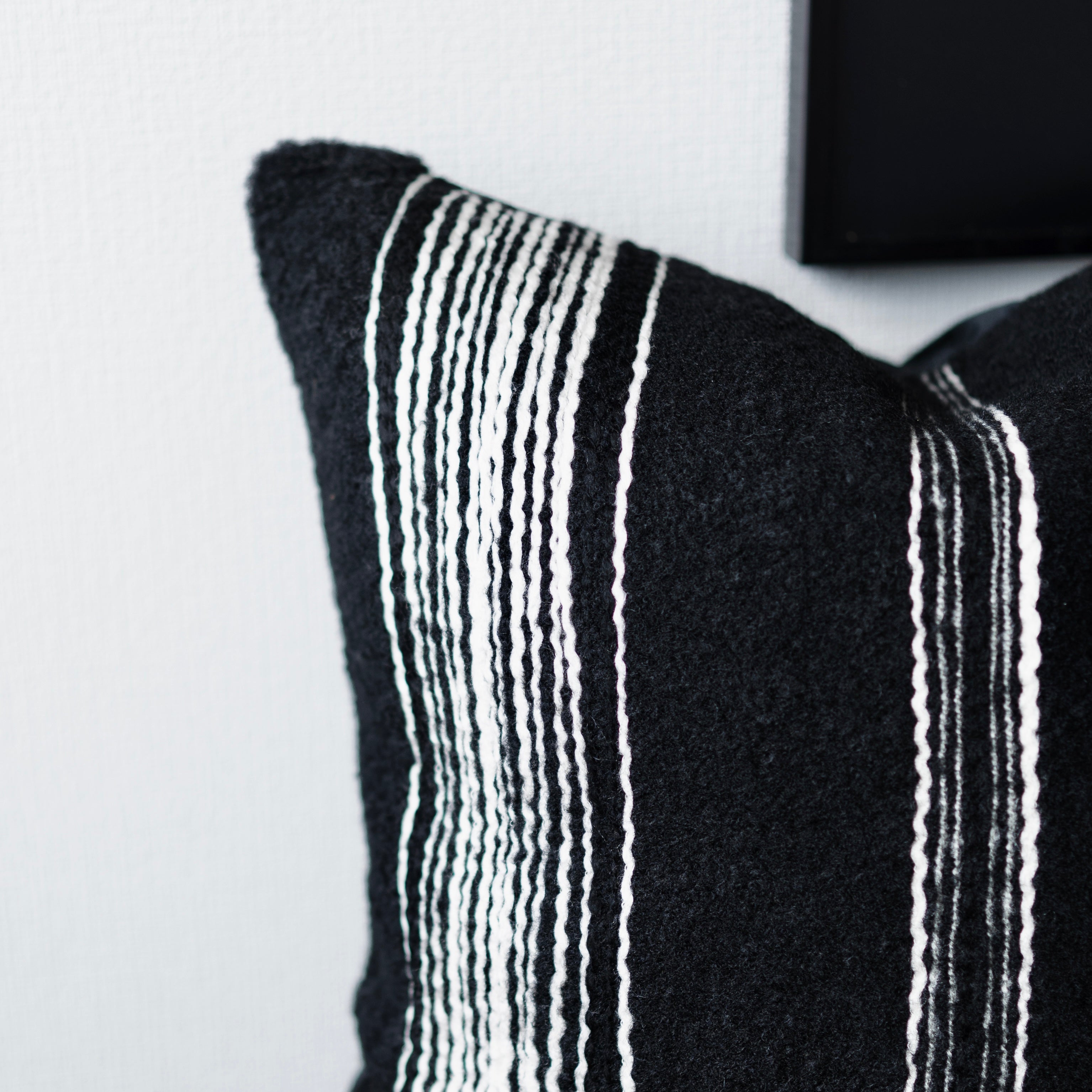 ブラックデザイン クッションカバー