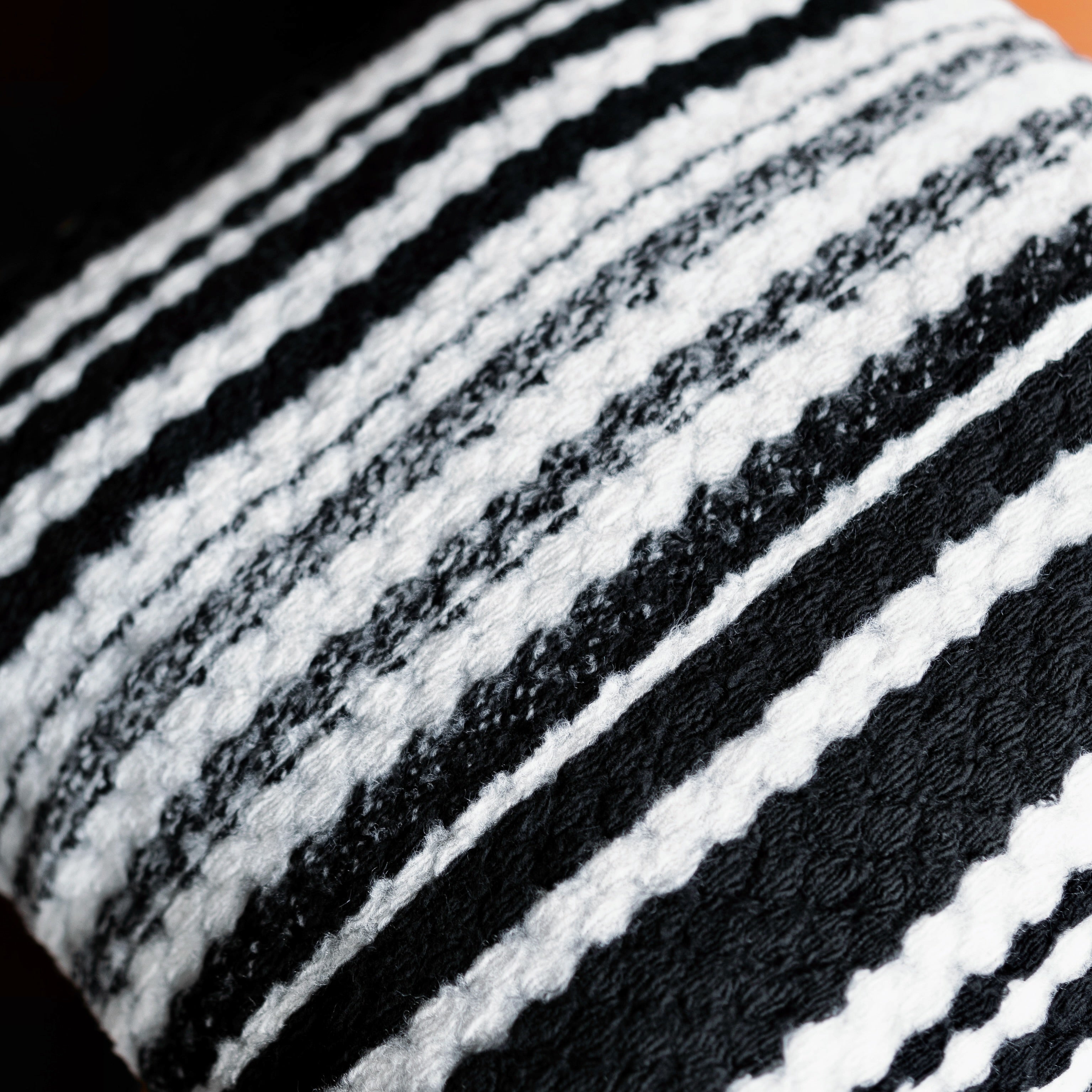 ブラックデザイン クッションカバー