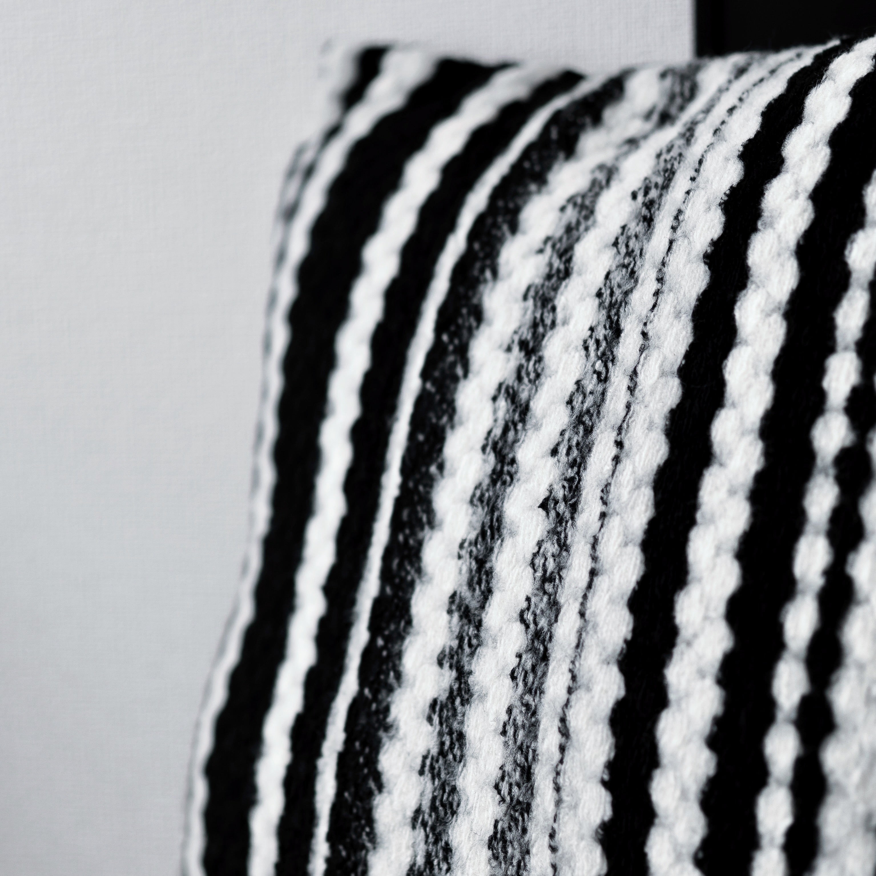 ブラックデザイン クッションカバー