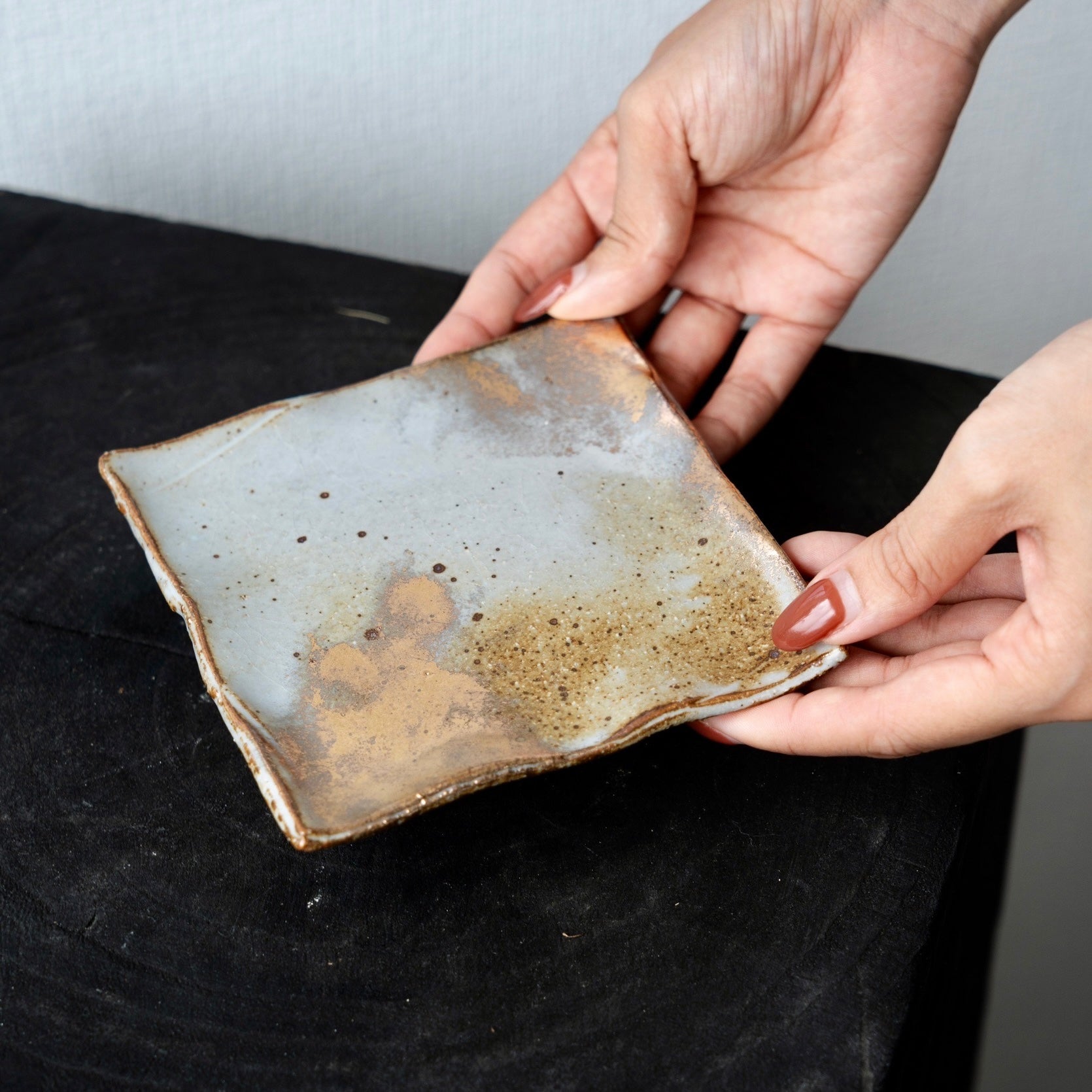 ギルディング スクエアフラットプレート【信楽焼】