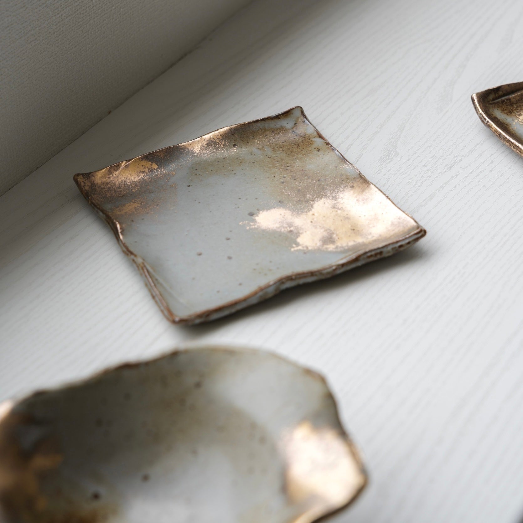 ギルディング スクエアフラットプレート【信楽焼】