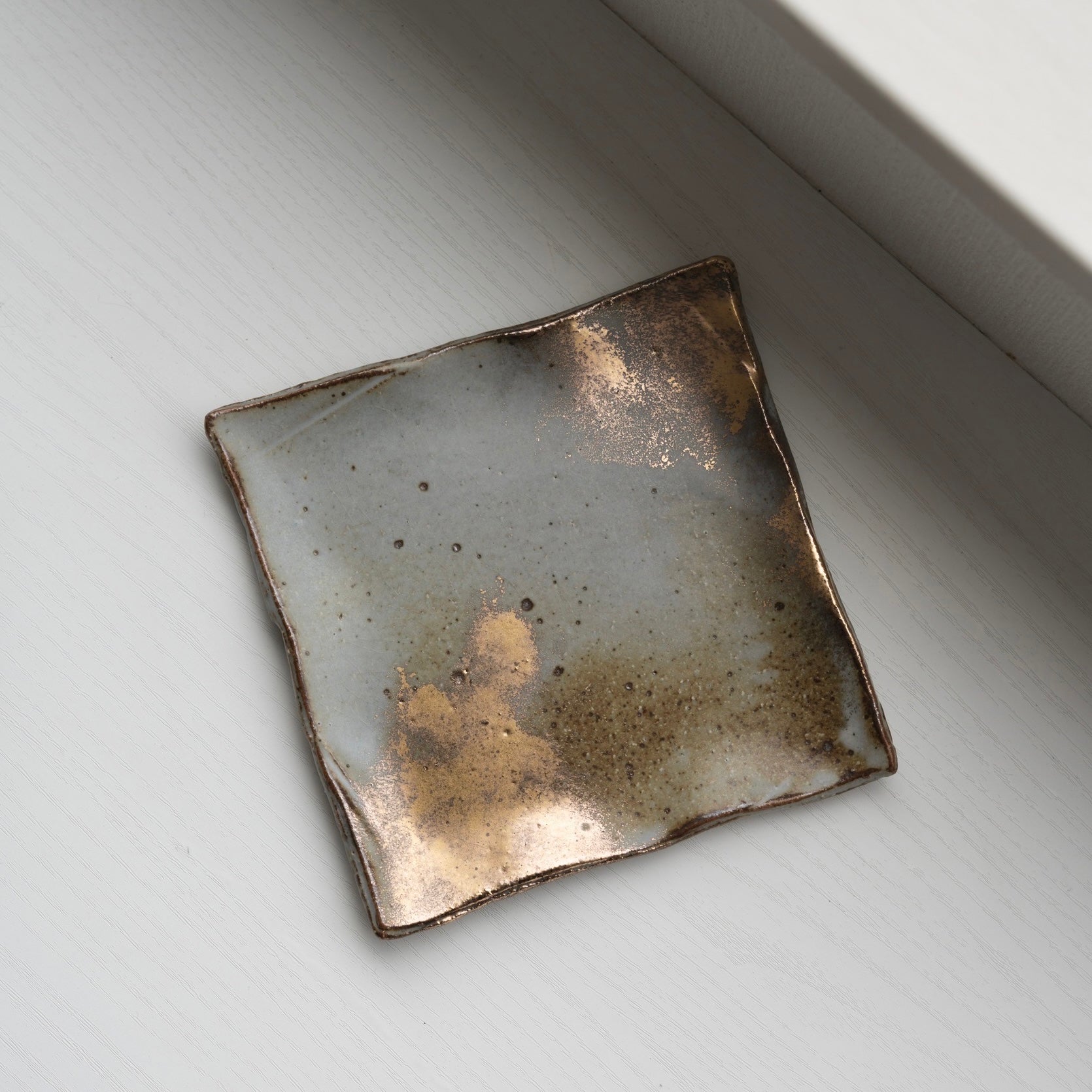 ギルディング スクエアフラットプレート【信楽焼】