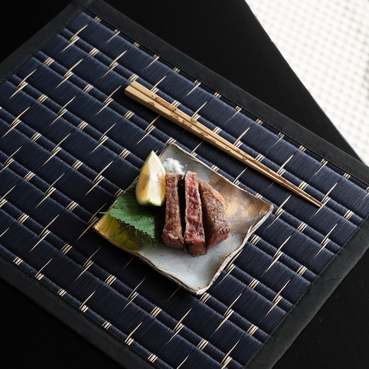 ギルディング スクエアフラットプレート【信楽焼】