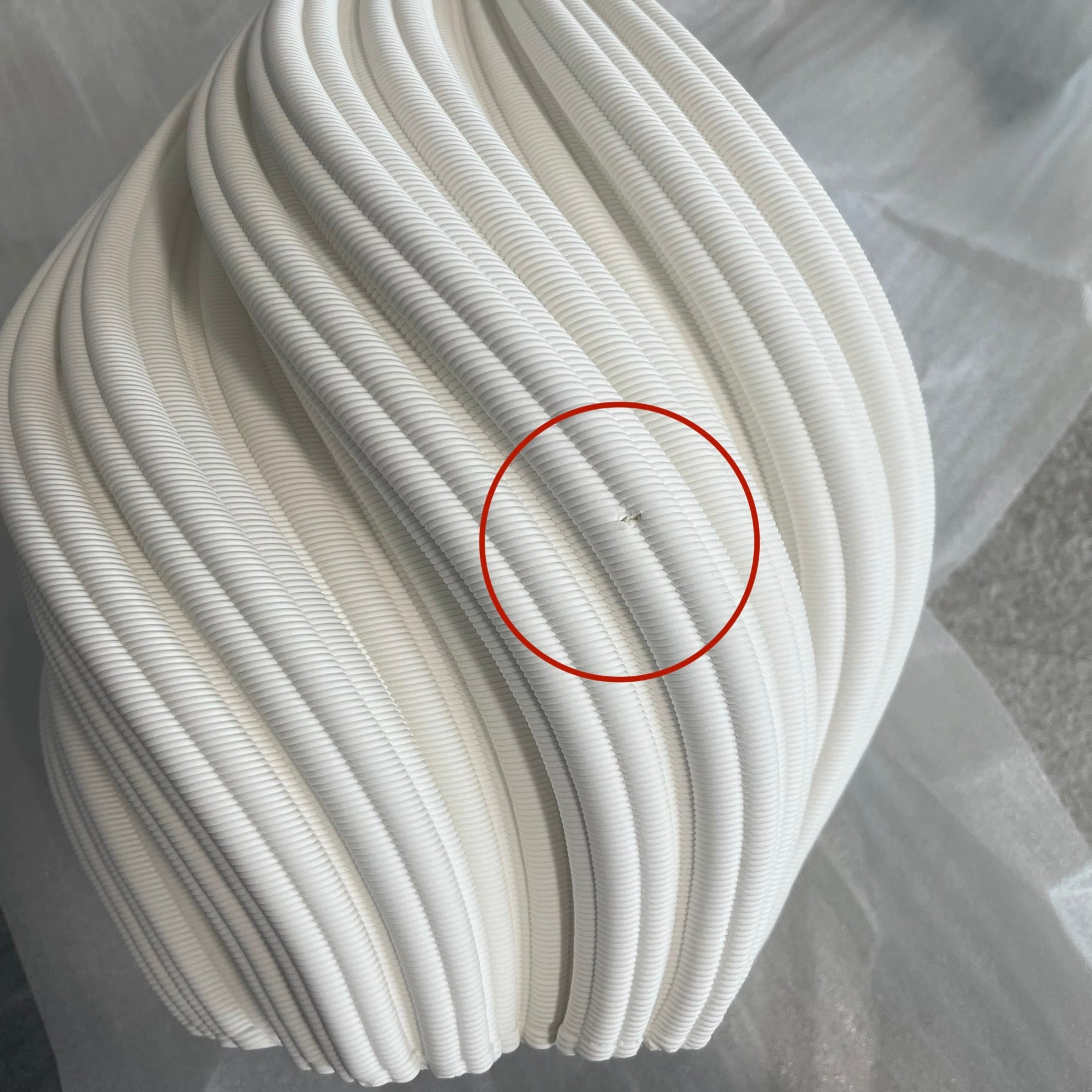 【アウトレット10%OFF】ソイルドツイストフラワーベース スモール