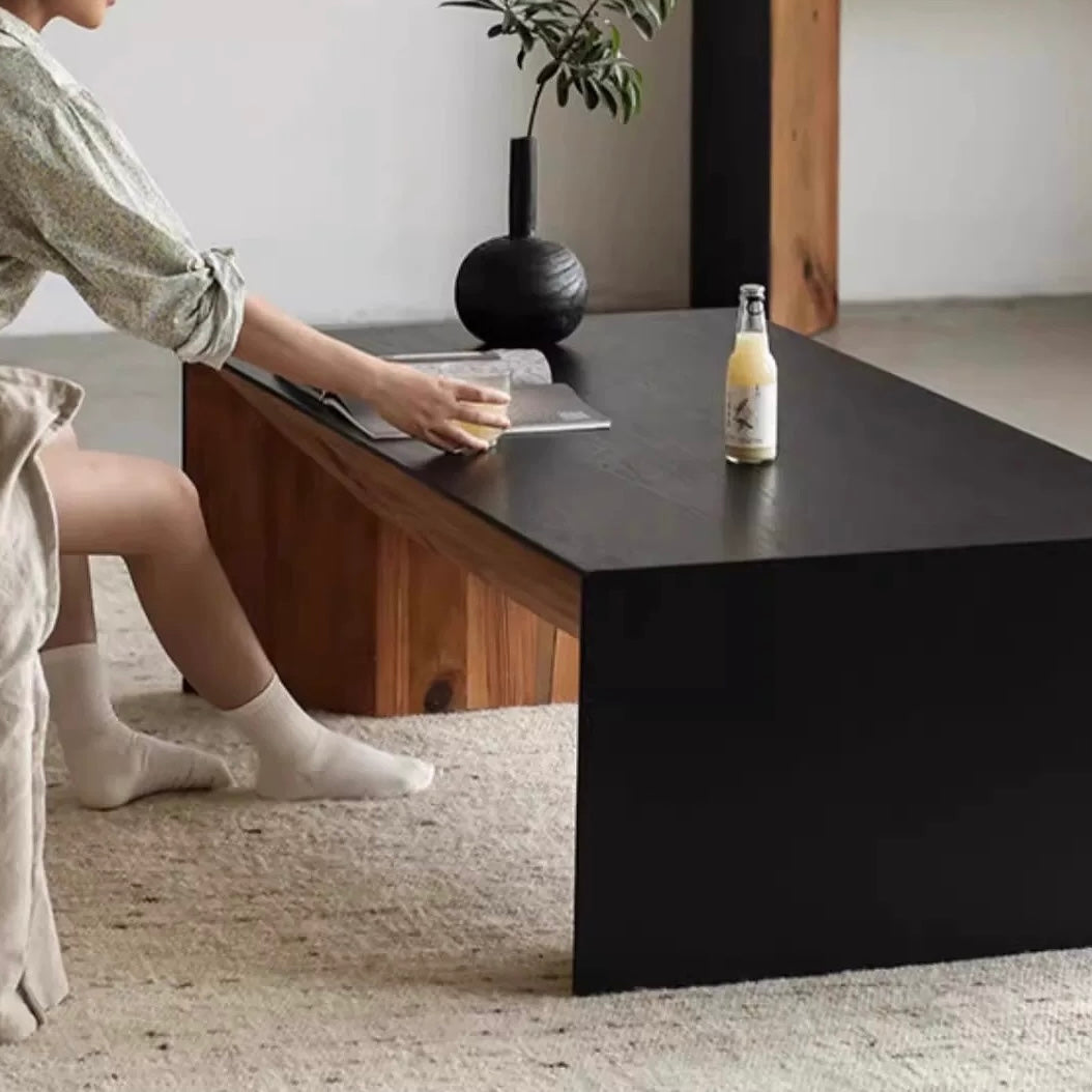 コントラストウッドテーブル