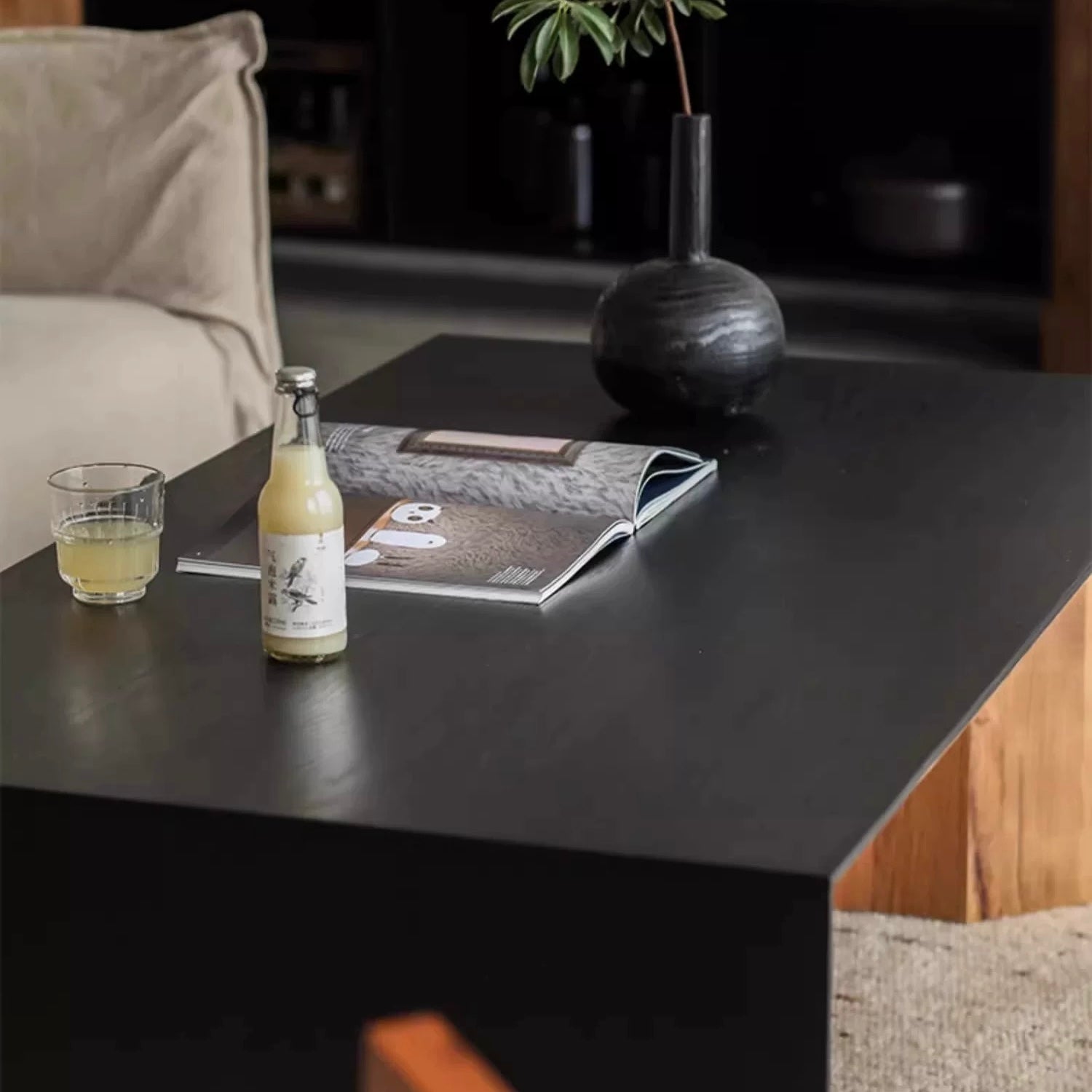 コントラストウッドテーブル