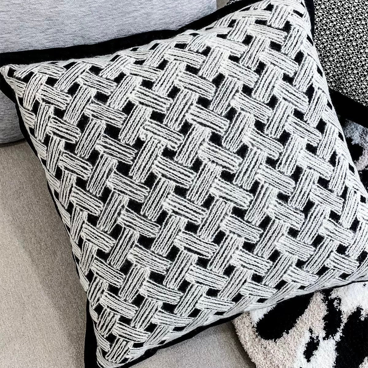 ブラックデザイン クッションカバー