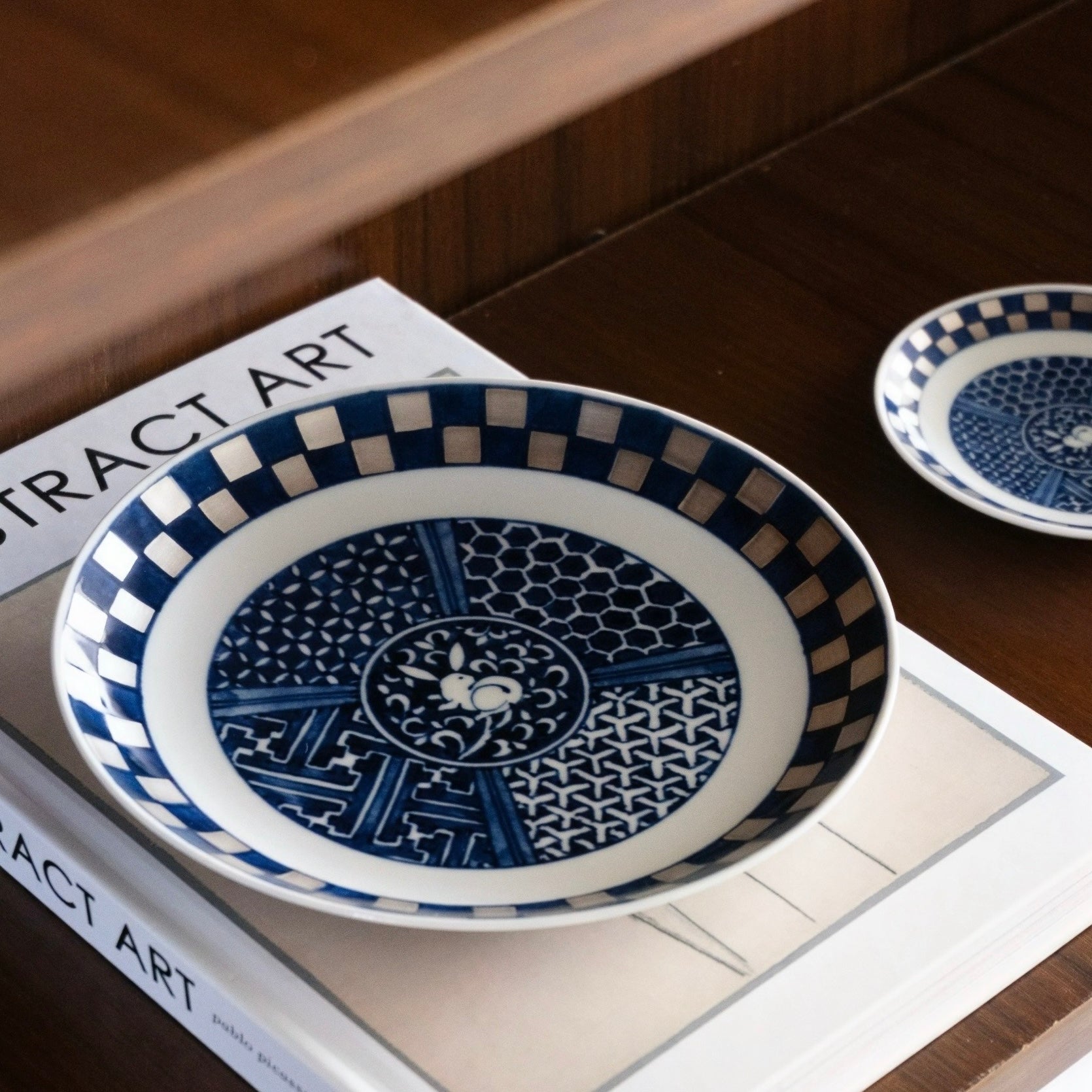 アイギンプレート［波佐見焼］