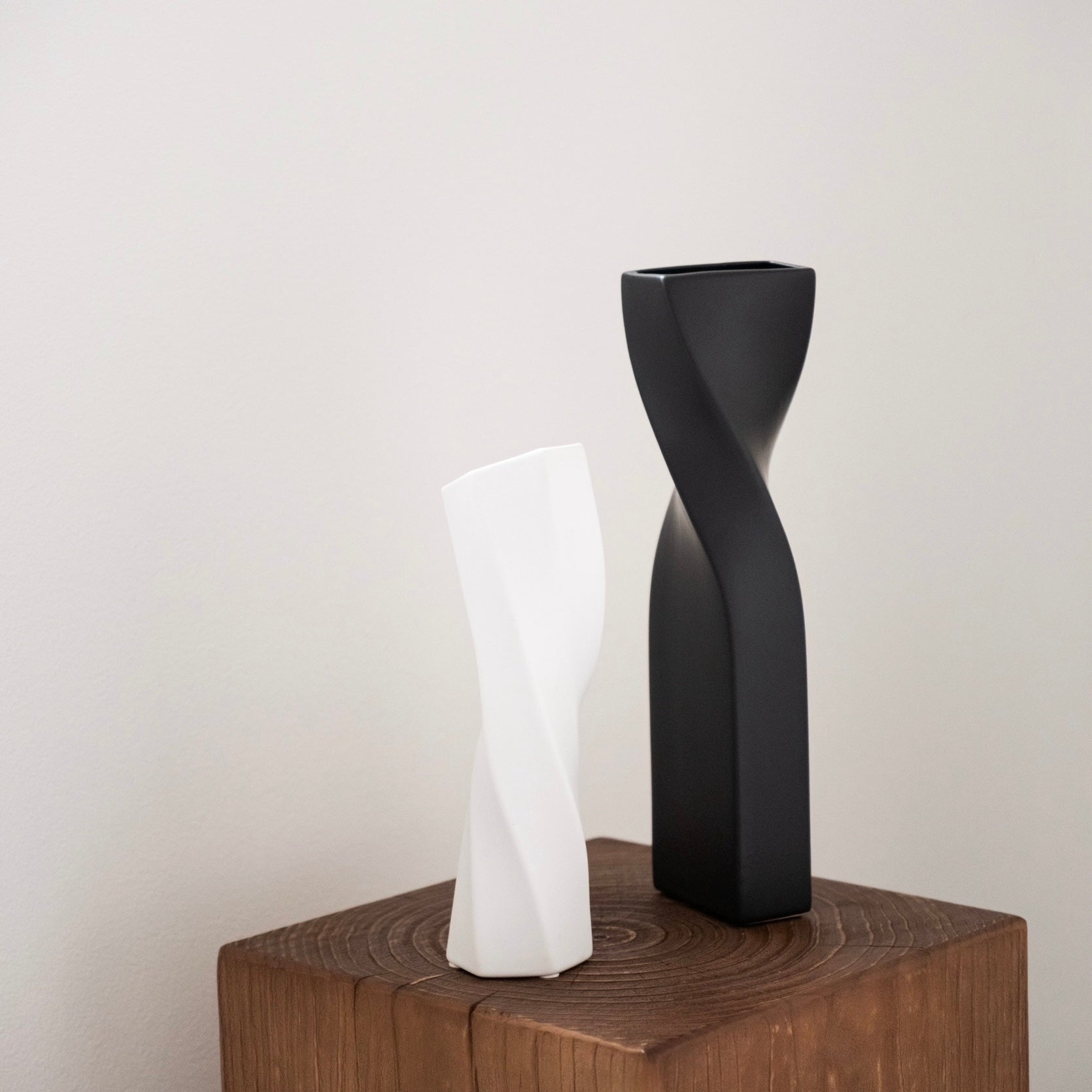 モノトーンツイストオブジェ