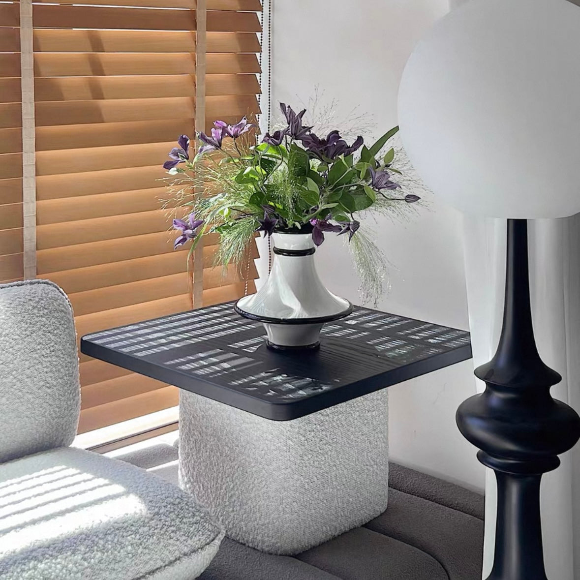 モノクローム　フラワーベース