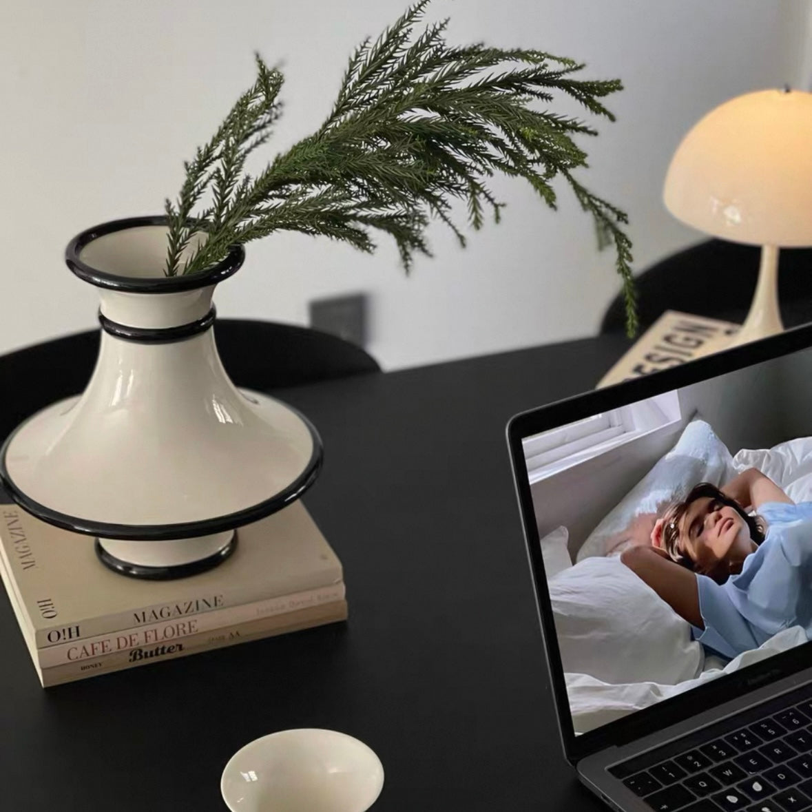 モノクローム　フラワーベース